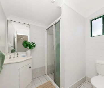 Tropical Oasis in Prime location! - Photo 5