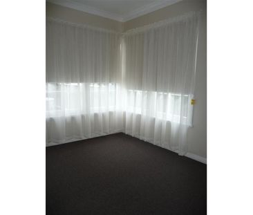 Beautiful Three Bedroom Home in Chatham - Photo 3