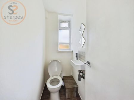 4 bedroom apartment to rent - Photo 4