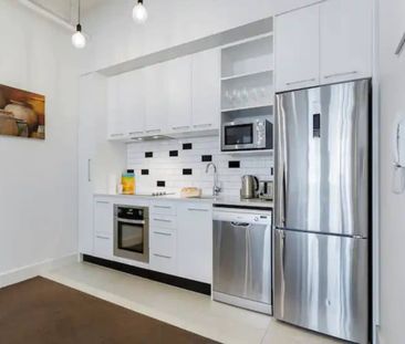 Living With Style - Photo 5