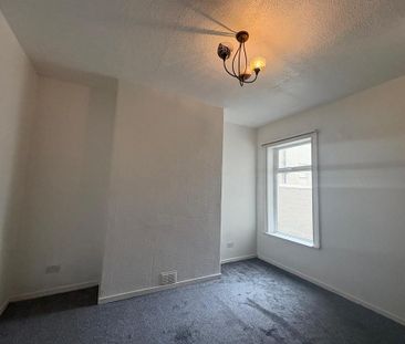4 bedroom terraced house to rent - Photo 3