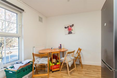 3 bedroom apartment to rent - Photo 3