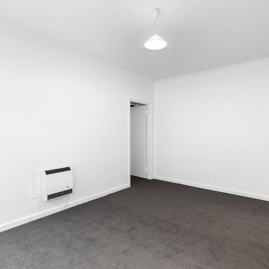 Freshly renovated 1-bedroom! - Photo 1