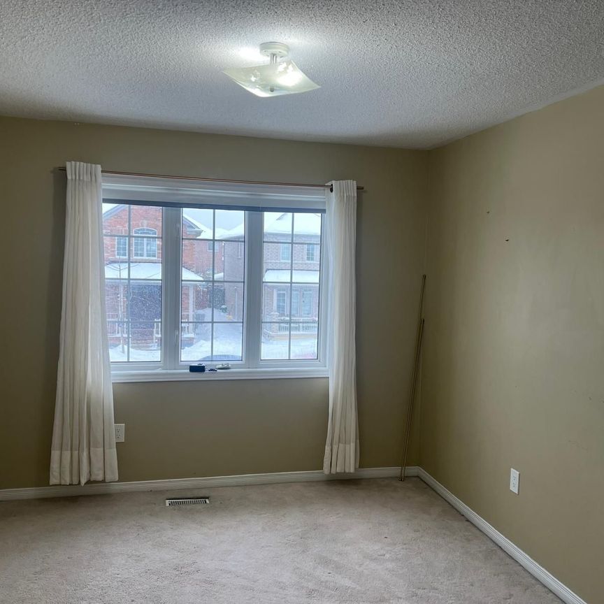 For Lease - 33 Revelstoke Place, Brampton, Ontario - Photo 1