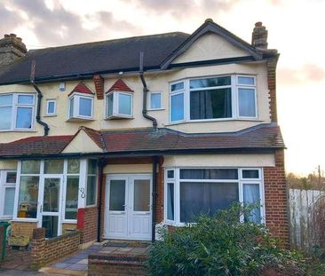 Whitehall Gardens, Chingford, E4 - Photo 4