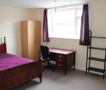 6 Bedroom GCH, Double Glazed, Large House, *Perfect Student Location* - Photo 5