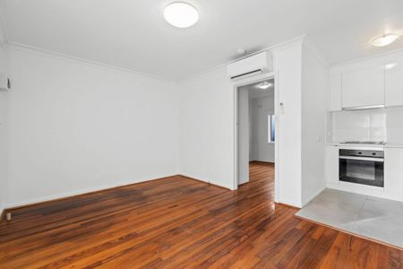 Location, Location! - Photo 2