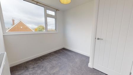 2 bedroom semi-detached house to rent - Photo 4