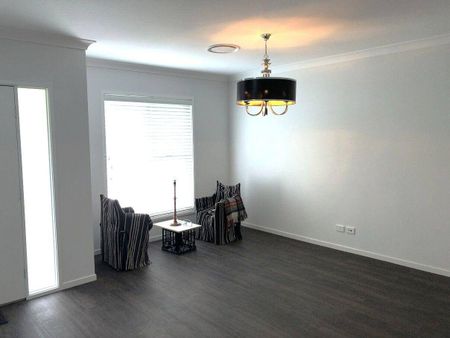 Modern family home - Photo 3