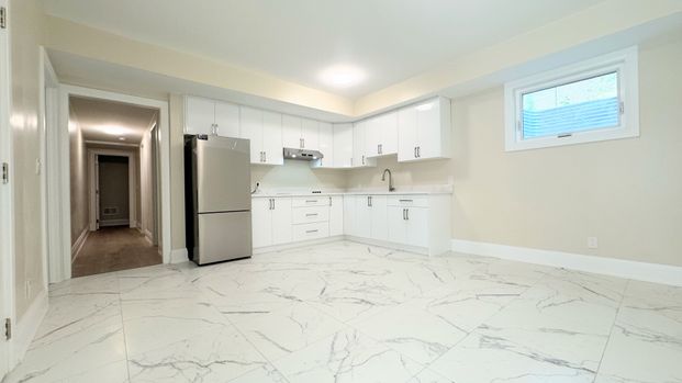 For Lease - 16 Ridge Drive Unit# Basement, Oakville, Ontario - Photo 1