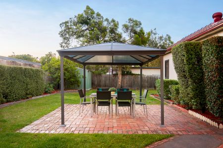 THE ULTIMATE SINGLE LEVEL PACKAGE INSIDE & OUT! - Photo 5