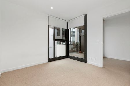 Trendy 2 Bedroom Apartment - Great Location & Exceptional Amenities! - Photo 3