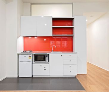 Fully Furnished 2-Bedroom Apartment in the Heart of Melbourne - Photo 5