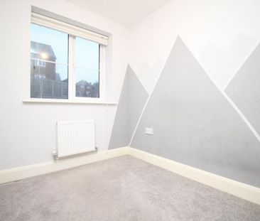 3 bedroom end of terrace house to rent - Photo 3