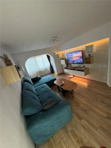 Inchiriere apartament cu 2 camere zona Bulevardul Bucuresti - Photo 2