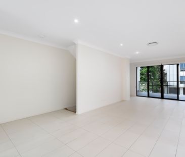 3/61 East Quay Drive, Biggera Waters QLD 4216 - House For Rent - $8... - Photo 2