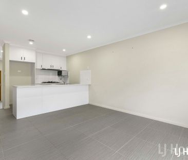 Fantastic 2 Bedroom Townhouse - Photo 4