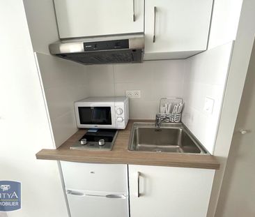Location Appartement 1 pièce 30m² ST ETIENNE 42000 - Photo 3