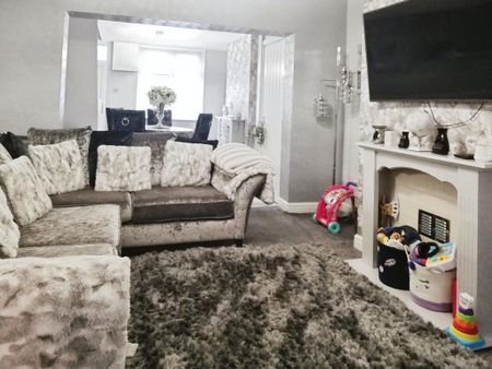 2 bedroom terraced house to rent - Photo 3