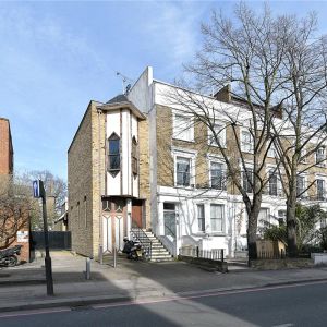 1 bedroom flat in Chelsea - Photo 2