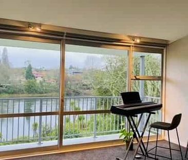 Stanning River View City Apartment - Photo 4