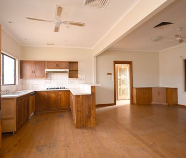 32 Butler Crescent, Port Augusta West - Photo 4
