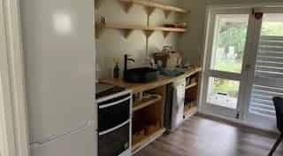 Newly renovated, Spacious 1 bedroom Retreat - Photo 4