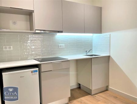 Appartement à louer 2 pièces 61.4m² - Photo 2