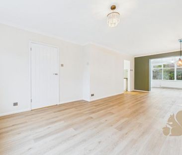 3 bedroom detached house to rent - Photo 3