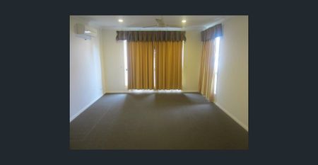 MASSIVE 5 BEDROOM PLUS THEATRE ROOM HOUSE WITH HIGH CEILING - Photo 4