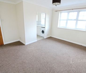 2 bedroom apartment to rent Earls Meade, Luton, Bedfordshire, LU2 - Photo 2