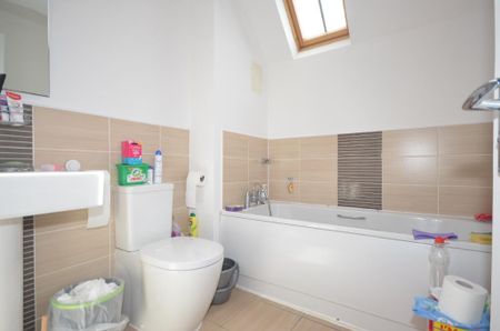 2 bedroom semi-detached house to rent - Photo 4