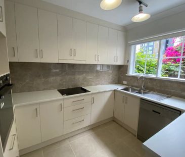 “STUNNING RENOVATED 3BR TOWNHOUSE WITH LOCK UP AUTO GGE ONLY METERS... - Photo 3