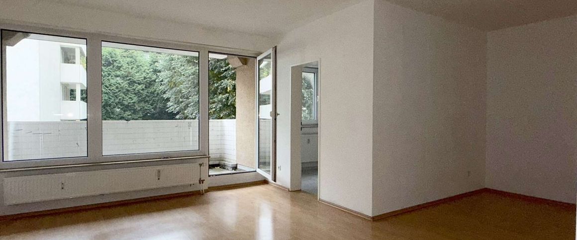 WBS ERFORDERLICH! SCHÖNE 3-ZIMMERWOHNUNG MIT BALKON IM 1.OG IN BARMEN - Photo 1