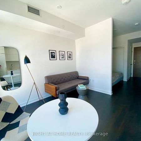 Furnished 1 Bedroom, 1 Bathroom - Lighthouse Condos - Photo 4