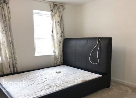 4 bedroom terraced house to rent - Photo 2