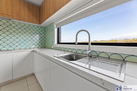 Expansive 7-Bedroom Luxury Residence! - Photo 3