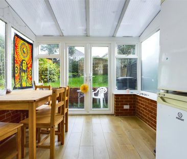 4 bedroom semi-detached house to rent - Photo 2