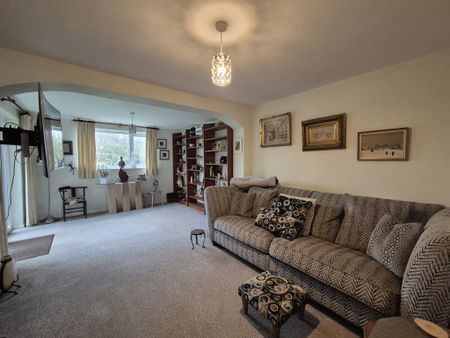 Meadowcroft, West Hagley, DY9 - Photo 4