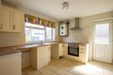 2 bedroom bungalow to rent - Photo 2