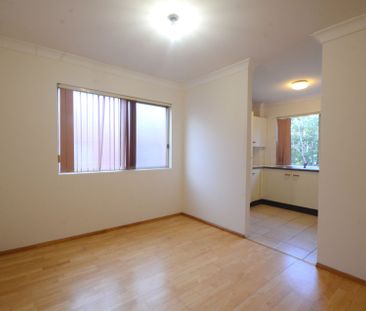 Bright&comma; Spacious and Convenient&excl;&excl; - Photo 2