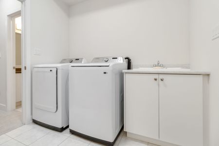 For Lease - 3051 Meadowridge Drive, Oakville, Ontario - Photo 2