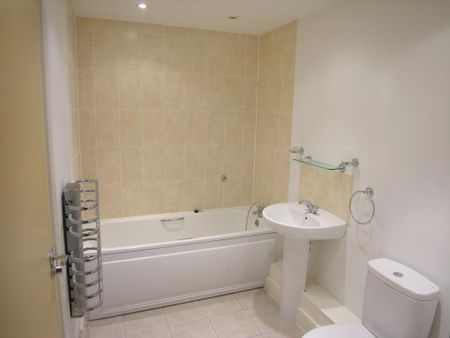 2 bedroom apartment to rent - Photo 3