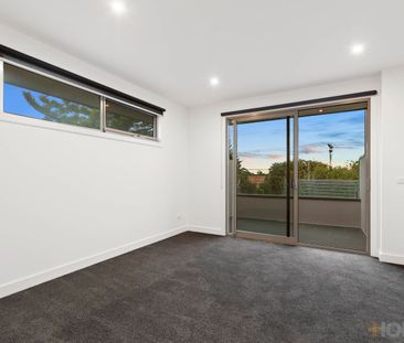 135A Linacre Road, Hampton VIC 3188 - House For Rent | Domain - Photo 2