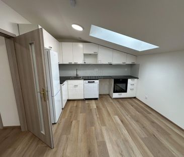 Apartment for rent, 2+kk - 1 bedroom, 40m - Photo 1