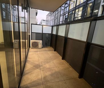 Luxurious 1-Bedroom Apartment in South Yarra - Photo 6