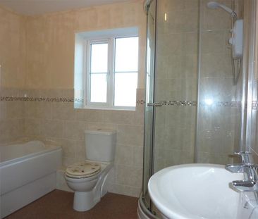 3 bedroom semi-detached house to rent - Photo 6