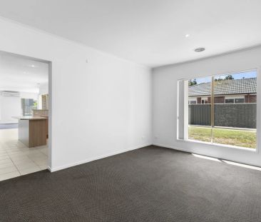 6 Condamine Avenue, Manor Lakes. - Photo 6