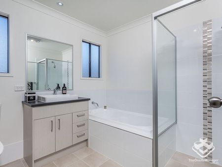 GREAT LOCATION + MODERN STYLE HOME - Photo 2