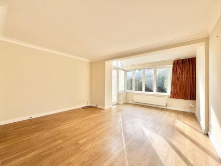 4 bedroom link detached house to rent - Photo 3